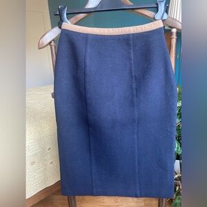 **2025 TREND ALERT ** Burberry Wool PENCIL SKIRT